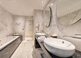 Crowne Plaza Borjomi by IHG