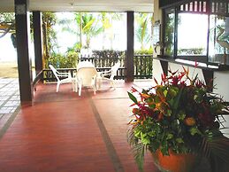 Playa de Oro Lodge