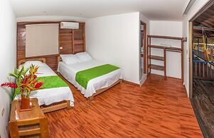 Playa de Oro Lodge