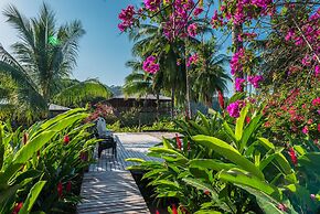 Playa de Oro Lodge