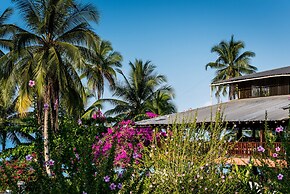 Playa de Oro Lodge