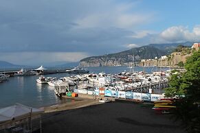 Surriento Suites