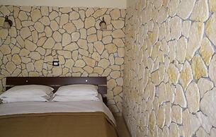 Hotel 106