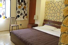 Hotel 106