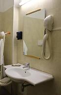 Hotel 106