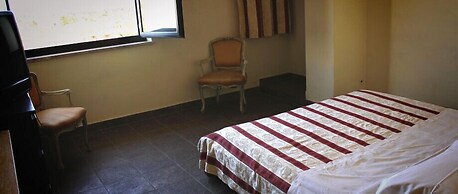 Hotel 106