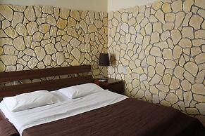 Hotel 106