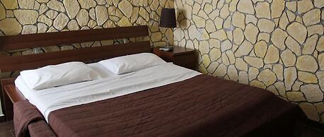 Hotel 106