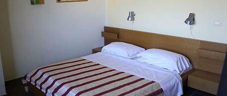 Hotel 106