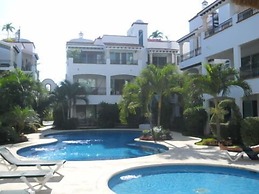 Gaviotas II Condo Hotel