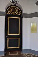 Royal Cocoon