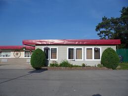 Silver Birch Motel