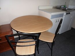 Silver Birch Motel