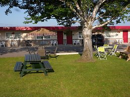 Silver Birch Motel