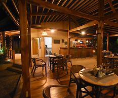 Alona42 Resort