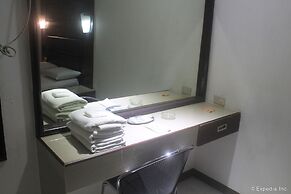 Halina Drive Inn Hotel - Pasay