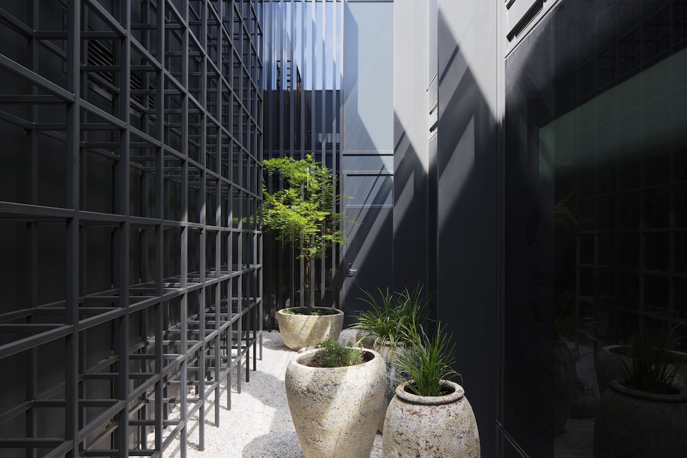 Little National Hotel Canberra