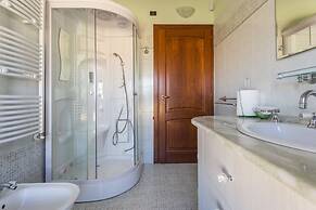 ANAELEHOUSEAPARTMENTS L.T.B.