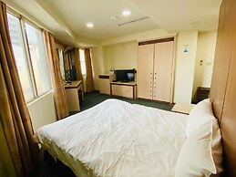 Waugh Den Hotel