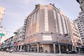 Waugh Den Hotel