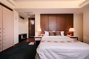 Waugh Den Hotel