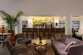 Lily & Bloom Hotel