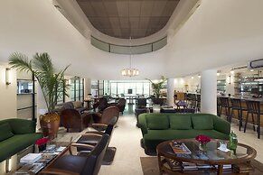 Lily & Bloom Hotel