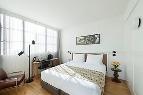 Lily & Bloom Hotel