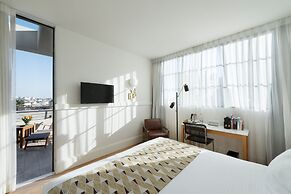 Lily & Bloom Hotel
