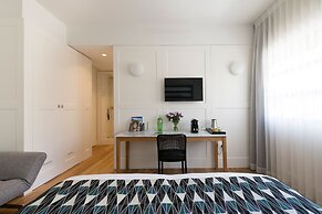Lily & Bloom Hotel