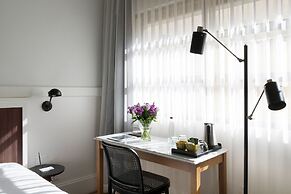 Lily & Bloom Hotel