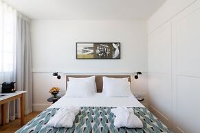 Lily & Bloom Hotel