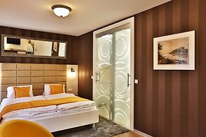 VIP Apartments