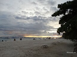 Alona Tropical Beach Resort