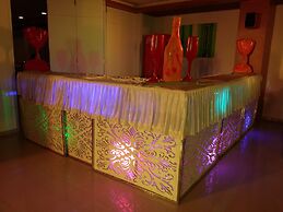 Hi5 Hotel & Experience