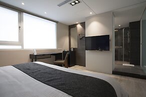 P&F Hotel