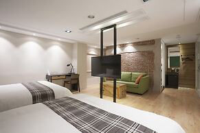 P&F Hotel