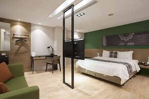 P&F Hotel