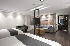 P&F Hotel