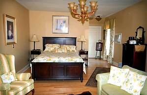 Lynwood Inn