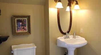 Lynwood Inn