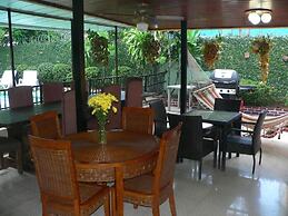 Hostal Cocos Inn