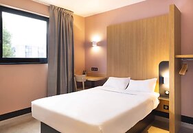 B&B HOTEL Cholet Sud