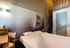 B&B HOTEL Grenoble Université 1