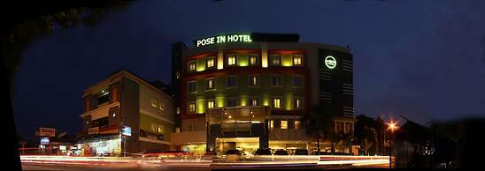 Pose in Solo by Wstay
