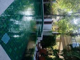 Benjamas Place