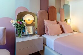 The 7 Hotel