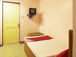 OYO 790 Mango Inn