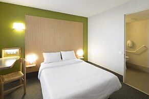 B&B HOTEL Niort Marais Poitevin Est