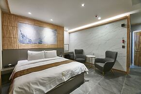 Hotel Aura